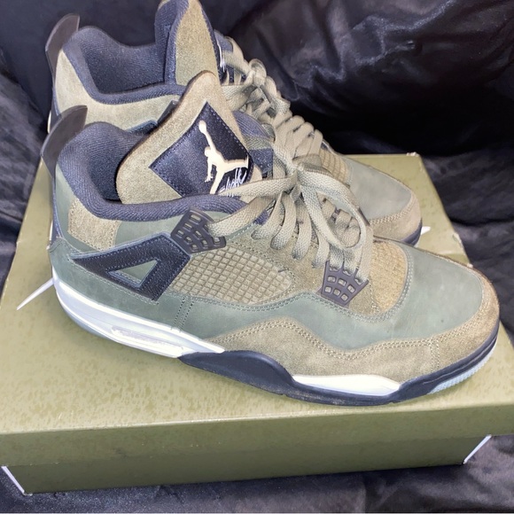 Jordan 4 Olive - Picture 2 of 2